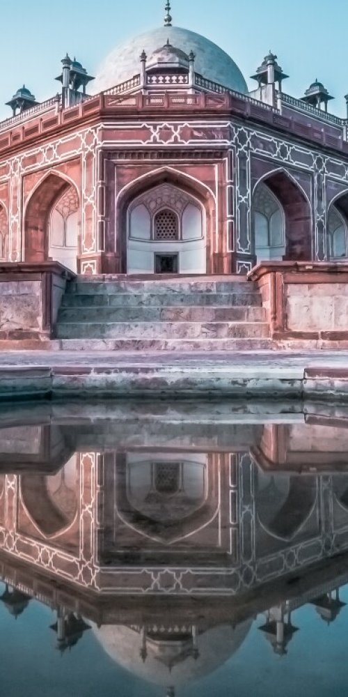 Nightlife ambience in New Delhi