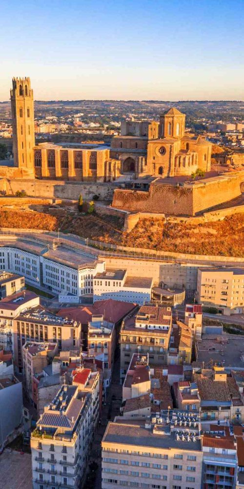 Lleida nightlife ambience