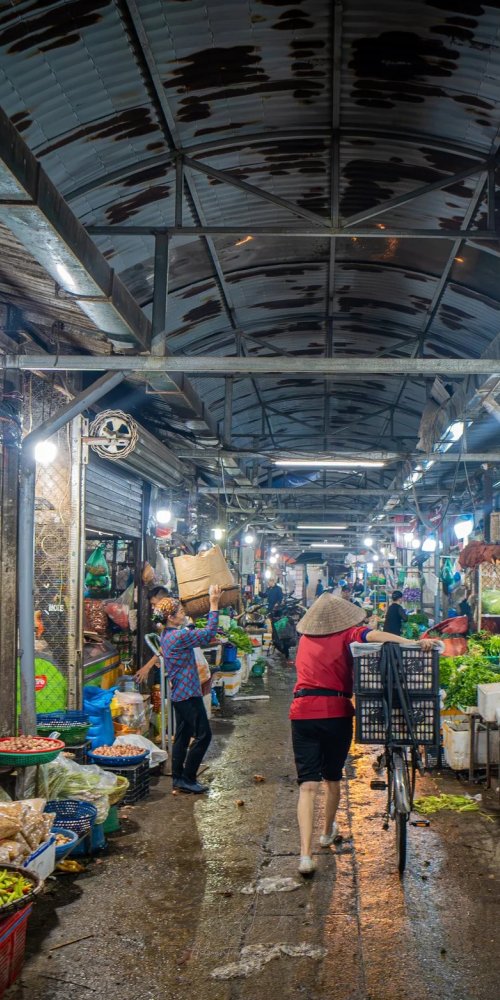 Nightlife ambience in Hanoi
