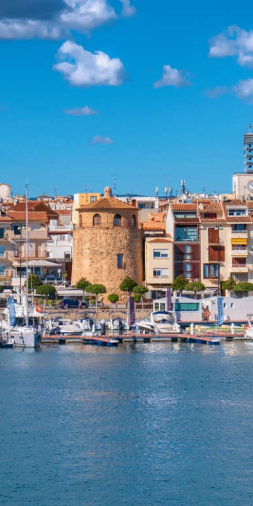 Cambrils nightlife ambiance